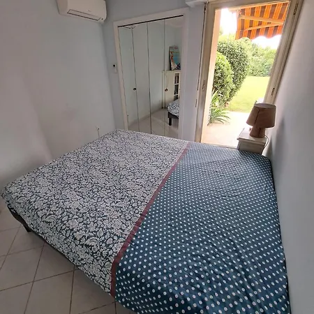 La Louisiane 2 Pieces Rez-de-jardin Piscine Appartement